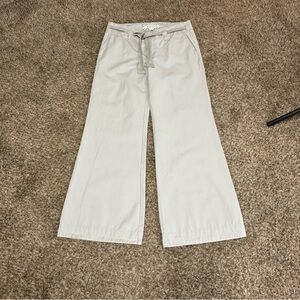 Old Navy women’s size 8 classic‎ rise wide leg khaki pants with tie waist